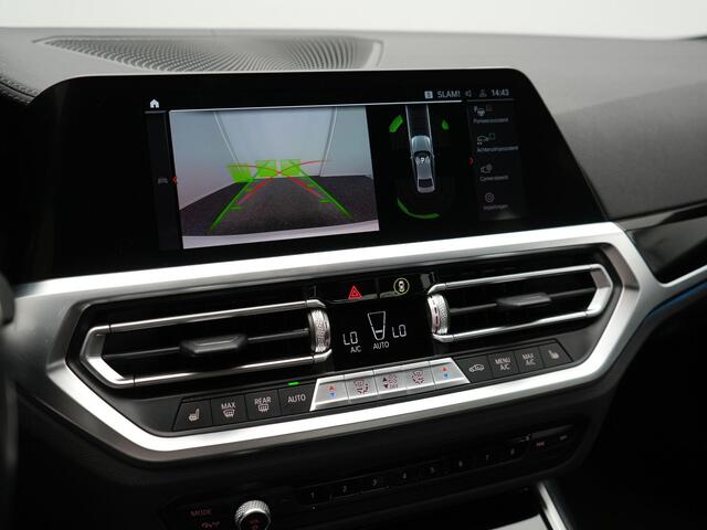 BMW 3-SERIE 330e Luxury Line Plug In Hybrid 293pk PHEV | Trekhaak af Fabriek | Lederen Memory Stoelen Verwarmd | Camera | Apple Carplay | Keyless | Virtual | Sfeerverlichting | DAB | Navi Full Map |