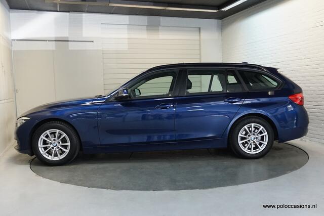 BMW 3-SERIE Touring 318i Leer | Panoramadak | Automaat | Achteruitrijcamera