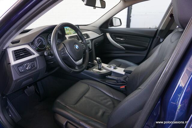 BMW 3-SERIE Touring 318i Leer | Panoramadak | Automaat | Achteruitrijcamera
