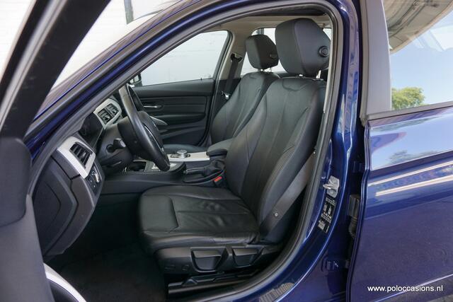BMW 3-SERIE Touring 318i Leer | Panoramadak | Automaat | Achteruitrijcamera