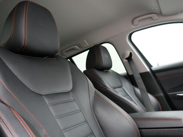 BMW 3-SERIE Touring 330e Sportline Plug In Hybrid 293pk PHEV | Trekhaak af Fabriek | Laser LED | Head Up | Lederen Sportstoelen Verwarmd | Harman Kardon | Apple Carplay | Keyless |