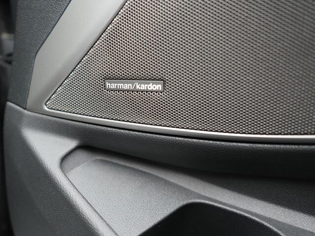BMW 3-SERIE Touring 330e Sportline Plug In Hybrid 293pk PHEV | Trekhaak af Fabriek | Laser LED | Head Up | Lederen Sportstoelen Verwarmd | Harman Kardon | Apple Carplay | Keyless |