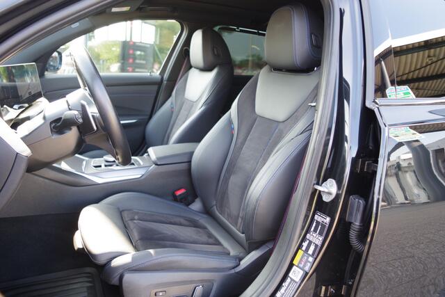 BMW 3-SERIE Touring 330e xDrive 293 PK M-Sport Pro, Panoramadak, Elek. Trekhaak, Camera