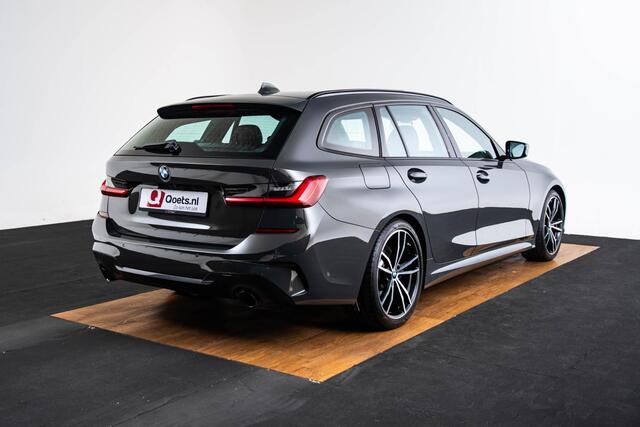 BMW 3-SERIE Touring 330i Executive Edition M Sport - Trekhaak - Panoramadak - Head up - Parking/Driving Assistant - Active Guard Plus - Harman Kardon - Comfort Access - Elektrisch verwarmde voorstoelen -