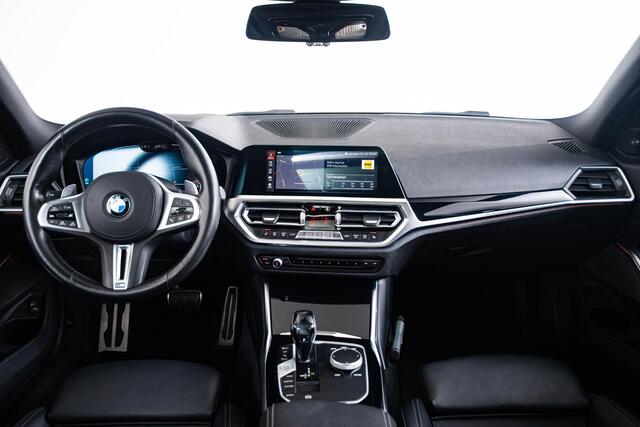 BMW 3-SERIE Touring 330i Executive Edition M Sport - Trekhaak - Panoramadak - Head up - Parking/Driving Assistant - Active Guard Plus - Harman Kardon - Comfort Access - Elektrisch verwarmde voorstoelen -