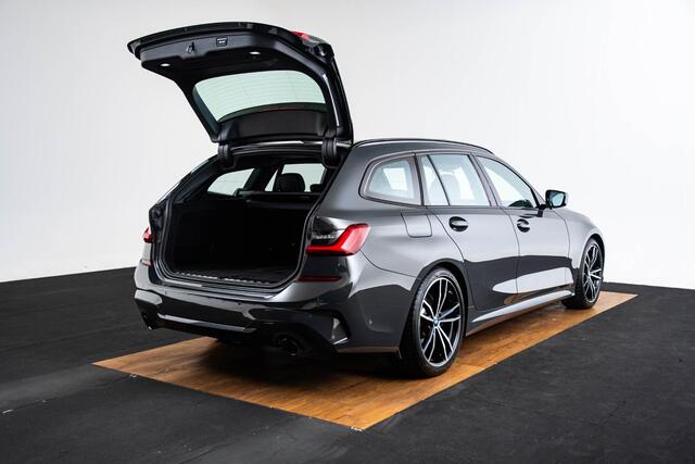BMW 3-SERIE Touring 330i Executive Edition M Sport - Trekhaak - Panoramadak - Head up - Parking/Driving Assistant - Active Guard Plus - Harman Kardon - Comfort Access - Elektrisch verwarmde voorstoelen -