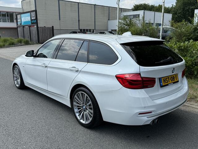 BMW 3-SERIE Touring 330i xDrive 252PK LuxuryoAutomaatoLeder