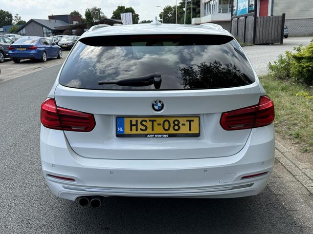 BMW 3-SERIE Touring 330i xDrive 252PK LuxuryoAutomaatoLeder