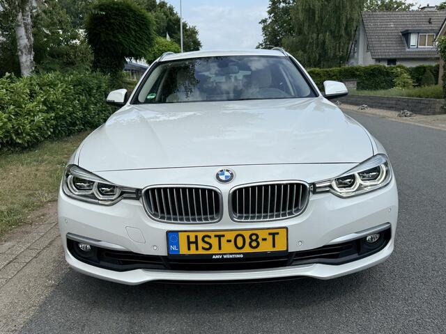 BMW 3-SERIE Touring 330i xDrive 252PK LuxuryoAutomaatoLeder
