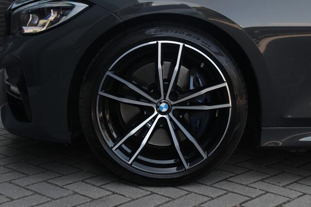 BMW 3-SERIE Touring 330i M sport | H&K | HUD | Pano | High Executive