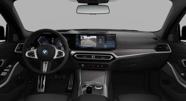 BMW 3-SERIE Touring 330e M-Sport | Panoramadak | Harman Kardon | Adapt. Cruise Control