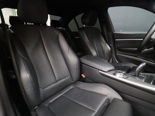 BMW 3-SERIE 318i Edition M Sport Shadow Executive [M-STUUR, VOL LEDER, STOELVERWARMING, PDC ACHTER, CRUISE, CLIMATE, NIEUWSTAAT]