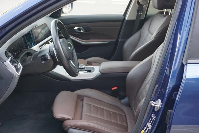 BMW 3-SERIE Touring 330e xDrive High Executive | PANO | ACC | LAZER | TREKHAAK