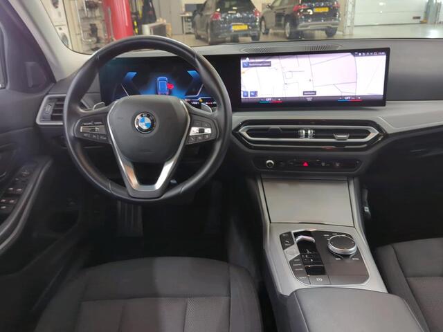 BMW 3-SERIE Touring 318i NL AUTO | CARPLAY | ELEKTRISCHE KLEP | CRUISE |