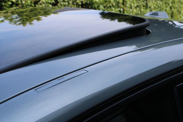 BMW 3-SERIE 320e M-Sport High Executive - Nieuw model - Dealer onderhouden - 19 Inch Schuif kanteldak - Zwart leder