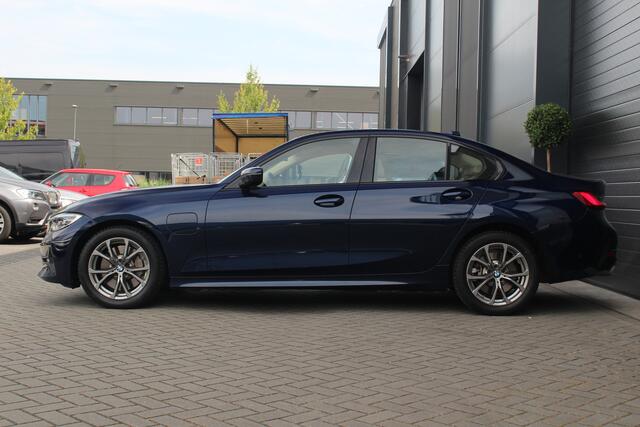 BMW 3-SERIE 330e eDrive Edition | Leder | Camera | Stoelverw.