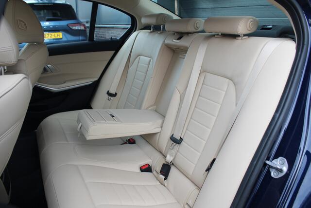 BMW 3-SERIE 330e eDrive Edition | Leder | Camera | Stoelverw.