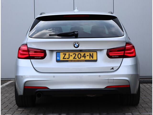 BMW 3-SERIE Touring 318i M Sport | Trekhaak | Leder | Keyless | Org. NL