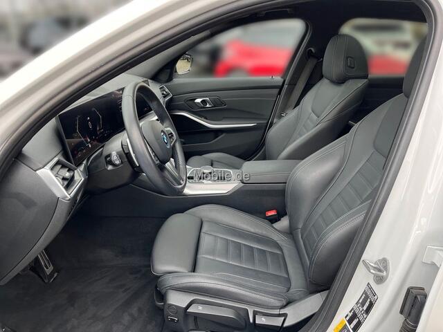 BMW 3-SERIE Touring 330e M-SPORT ** LED, NAVI+, LEDER, PAMORAMA, ACC, TREKH, 19-inch LMV ** 1e EIG - UNFALLFREI ** ** INFORMEER OOK NAAR ONZE AANTREKKELIJKE FINANCIAL-LEASE TARIEVEN **
