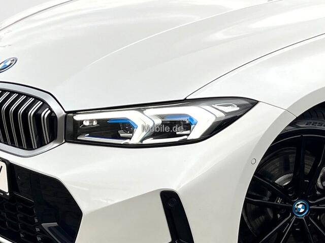 BMW 3-SERIE Touring 330e M-SPORT ** LED, NAVI+, LEDER, PAMORAMA, ACC, TREKH, 19-inch LMV ** 1e EIG - UNFALLFREI ** ** INFORMEER OOK NAAR ONZE AANTREKKELIJKE FINANCIAL-LEASE TARIEVEN **