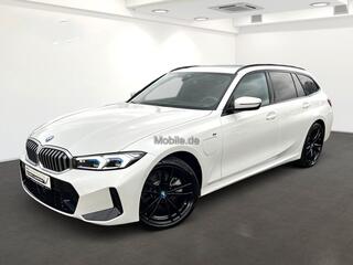 bmw-3-serie-touring-330e-m-sport-**