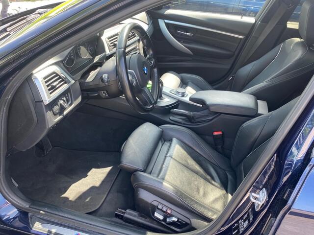 BMW 3-SERIE 330d M Sport Panodak 19inch Weinig KM