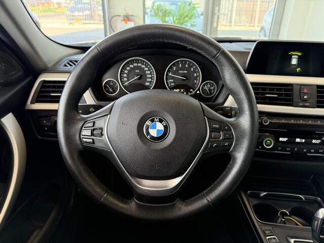 BMW 3-SERIE 318i CL. Executive/Navi/Trekhaak/HarmanKardon