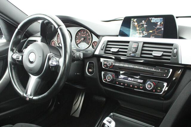 BMW 3-SERIE 330e 252pk Automaat M-Pakket Navigatie Cruise Control Climate Control