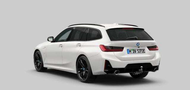 BMW 3-SERIE Touring 330e M Sport - Trekhaak - Panoramadak - Parking/Driving Assistant - Hifi - Getinte/Geluiddempende ruiten - Active Cruise Control - Ambiance verlichting - Comfort Access - zonneschermen -