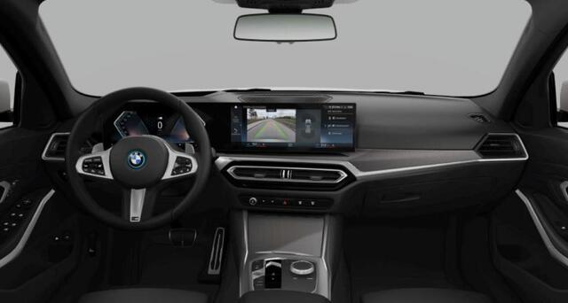 BMW 3-SERIE Touring 330e M Sport - Trekhaak - Panoramadak - Parking/Driving Assistant - Hifi - Getinte/Geluiddempende ruiten - Active Cruise Control - Ambiance verlichting - Comfort Access - zonneschermen -