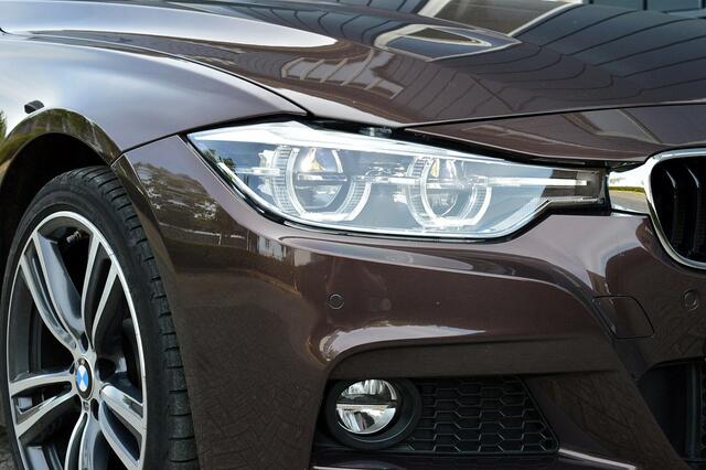 BMW 3-SERIE 330i xDrive M-Sport Rijklaarprijs-Garantie Individual Uitvoering Navigatie Trekhaak Leder Led Schuifdak