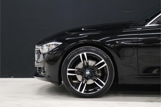 BMW 3-SERIE 330e Centennial High Executive Sport Line [M-STUUR, STOELVERWARMING, PDC V+A, LEDEREN STOELEN, BLUETOOTH, CRUISECONTROL, CLIMATE CONTROL, NIEUWSTAAT]