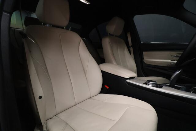 BMW 3-SERIE 330e Centennial High Executive Sport Line [M-STUUR, STOELVERWARMING, PDC V+A, LEDEREN STOELEN, BLUETOOTH, CRUISECONTROL, CLIMATE CONTROL, NIEUWSTAAT]