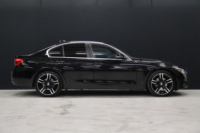 BMW 3-SERIE 330e Centennial High Executive Sport Line [M-STUUR, STOELVERWARMING, PDC V+A, LEDEREN STOELEN, BLUETOOTH, CRUISECONTROL, CLIMATE CONTROL, NIEUWSTAAT]