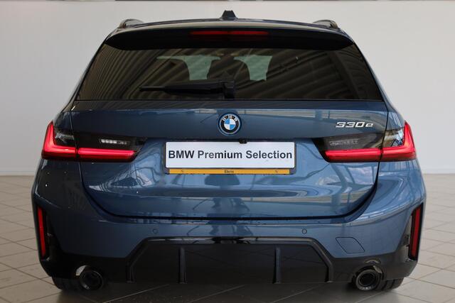 BMW 3-SERIE Touring 330e M Sportpakket Pro | Artic Race Blue | 19'' LMV | Comfort Access