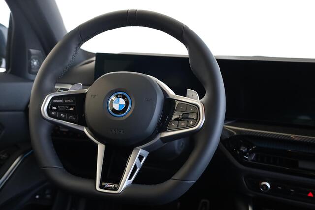 BMW 3-SERIE Touring 330e M Sportpakket Pro | Artic Race Blue | 19'' LMV | Comfort Access