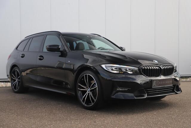 BMW 3-SERIE Touring 318i M Sport Shadowline Automaat 18 inch LED Half Leder Navigatie Carplay Android Sfeerverlichting Getint Glas Clima Cruise Parkeersensor