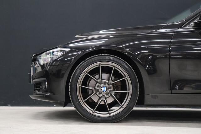 BMW 3-SERIE Touring 318i Luxury Line [NAVIGATIE, STOELVERWARMING, ELEKTRISCHE KLEP, PDC V+A, BLUETOOTH, LED, CRUISE CONTROL, CLIMATE CONTROL, NIEUWSTAAT]