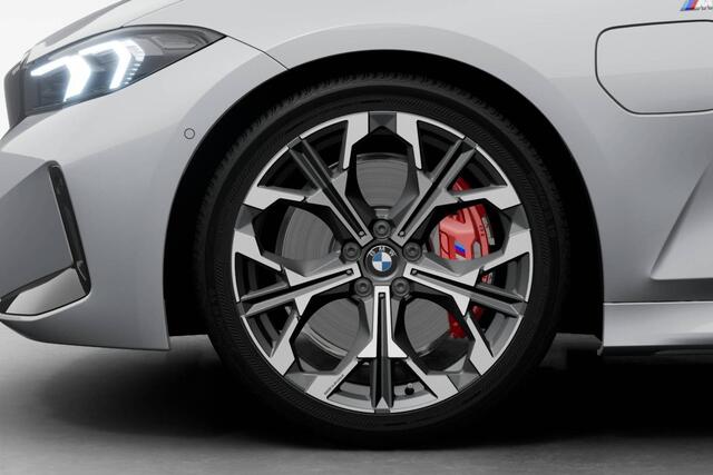 BMW 3-SERIE Sedan 330e | M Sport Pro | Comfort Pack | Active Cruise Control | Elektrisch bediend glazen schuif-/kanteldak