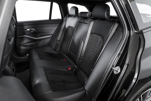 BMW 3-SERIE Touring 330e 292 PK xDrive High Executive M-Sport - Automaat | Dig. Cockpit | Cruise | Stoelverw. | PDC | 360 Camera | NAV + App. Connect | ECC | Elek. Klep | DAB | LM 18" | 8487