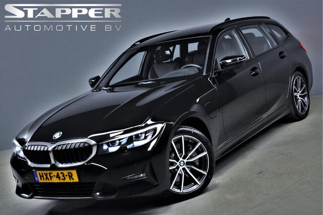 BMW 3-SERIE Touring 330e 292pk Sportline 1eEig. Dealer OH Carplay/Sportstoelen/Virtual/Navi/Led/H.Leer/Stoelverw./Pdc/Lmv''