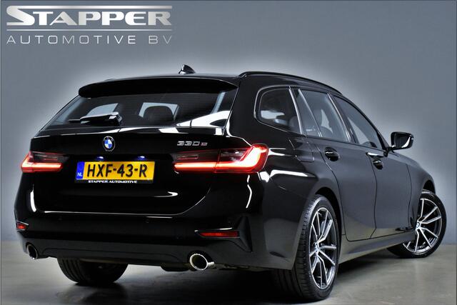 BMW 3-SERIE Touring 330e 292pk Sportline 1eEig. Dealer OH Carplay/Sportstoelen/Virtual/Navi/Led/H.Leer/Stoelverw./Pdc/Lmv''