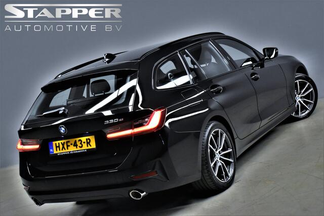 BMW 3-SERIE Touring 330e 292pk Sportline 1eEig. Dealer OH Carplay/Sportstoelen/Virtual/Navi/Led/H.Leer/Stoelverw./Pdc/Lmv''