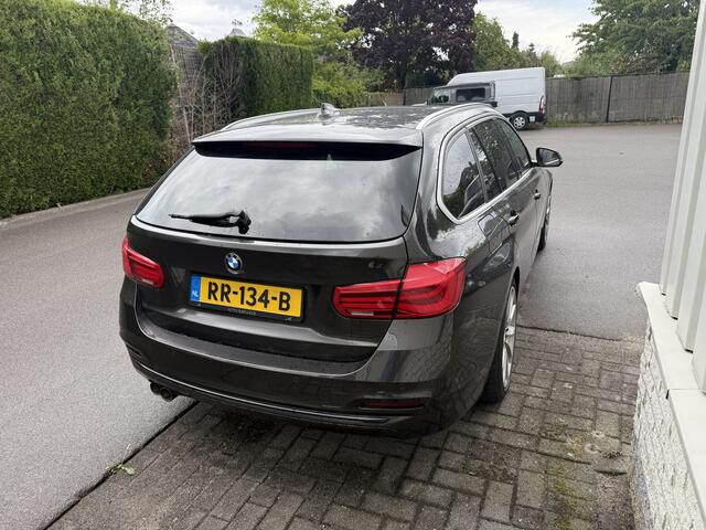 BMW 3-SERIE Touring 320d High Executive Sportline