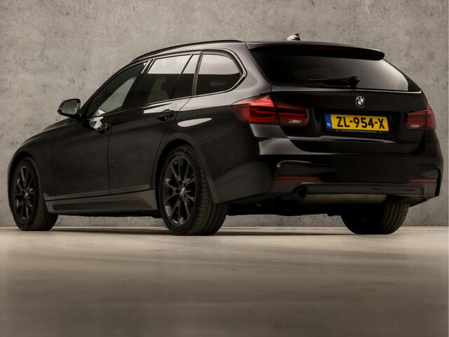 BMW 3-SERIE Touring 318i M Sport Shadow Automaat (GROOT NAVI, M PAKKET, VIRTUAL COCKPIT, CAMERA, STOELVERWARMING, LEDEREN SPORTSTOELEN, GETINT GLAS, ELEK ACHTERKLEP, NIEUWE APK, NIEUWSTAAT)