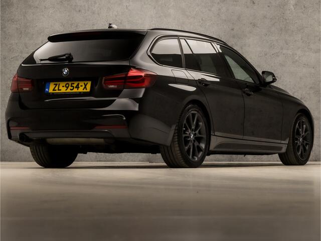 BMW 3-SERIE Touring 318i M Sport Shadow Automaat (GROOT NAVI, M PAKKET, VIRTUAL COCKPIT, CAMERA, STOELVERWARMING, LEDEREN SPORTSTOELEN, GETINT GLAS, ELEK ACHTERKLEP, NIEUWE APK, NIEUWSTAAT)