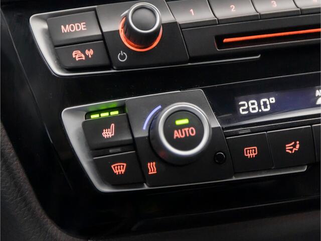 BMW 3-SERIE Touring 318i M Sport Shadow Automaat (GROOT NAVI, M PAKKET, VIRTUAL COCKPIT, CAMERA, STOELVERWARMING, LEDEREN SPORTSTOELEN, GETINT GLAS, ELEK ACHTERKLEP, NIEUWE APK, NIEUWSTAAT)