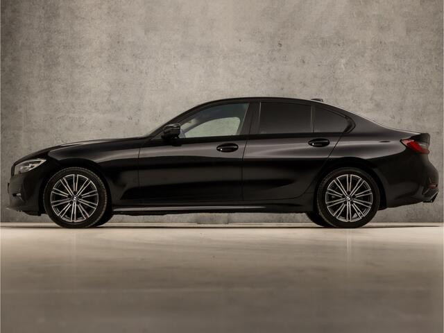 BMW 3-SERIE 320d High Executive 191Pk Automaat (APPLE CARPLAY, GROOT NAVI, ADAPTIVE CRUISE, SFEERVERLICHTING, VIRTUAL COCKPIT, SPORTSTOELEN, STOELVERWARMING, PARKEERSENSOREN, NIEUWE APK, NIEUWSTAAT)