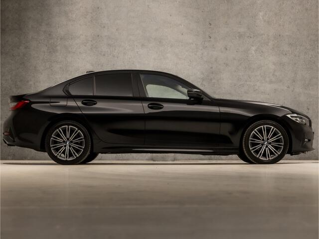 BMW 3-SERIE 320d High Executive 191Pk Automaat (APPLE CARPLAY, GROOT NAVI, ADAPTIVE CRUISE, SFEERVERLICHTING, VIRTUAL COCKPIT, SPORTSTOELEN, STOELVERWARMING, PARKEERSENSOREN, NIEUWE APK, NIEUWSTAAT)