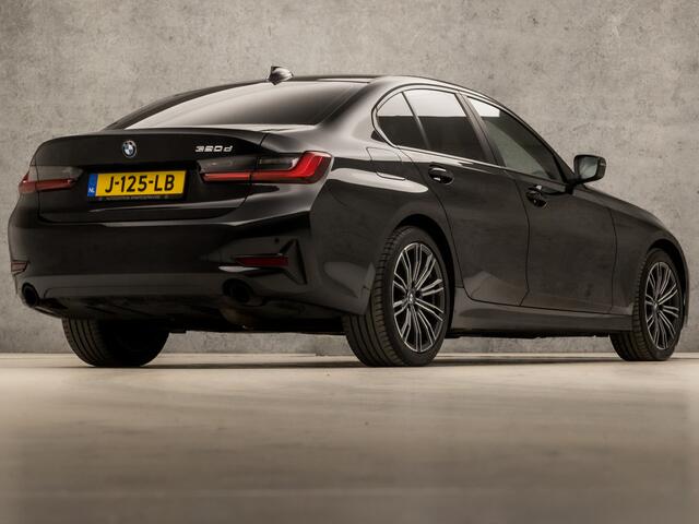 BMW 3-SERIE 320d High Executive 191Pk Automaat (APPLE CARPLAY, GROOT NAVI, ADAPTIVE CRUISE, SFEERVERLICHTING, VIRTUAL COCKPIT, SPORTSTOELEN, STOELVERWARMING, PARKEERSENSOREN, NIEUWE APK, NIEUWSTAAT)